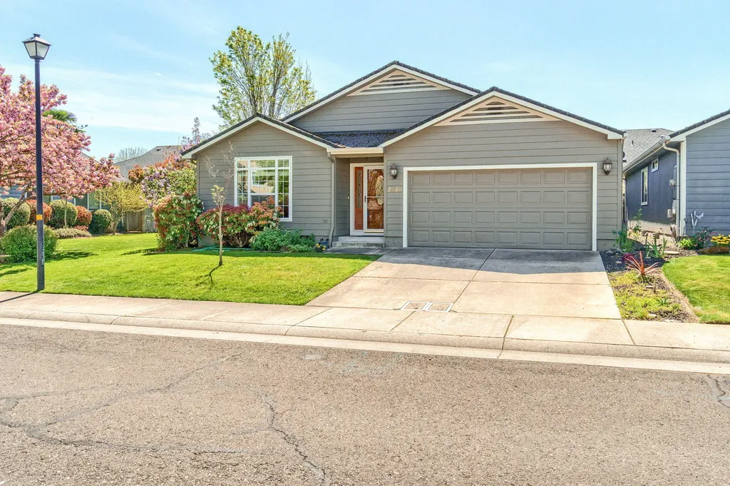 2580 Parkwood Village Lane Central Point OR 97502