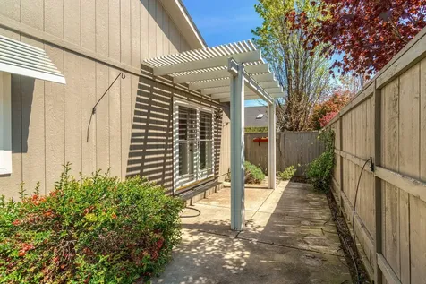 2580 Parkwood Village Lane Central Point OR 97502