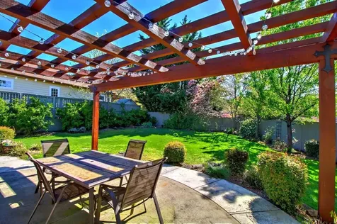 417 Stanford Avenue Medford OR 97504