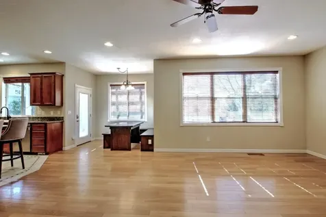 417 Stanford Avenue Medford OR 97504