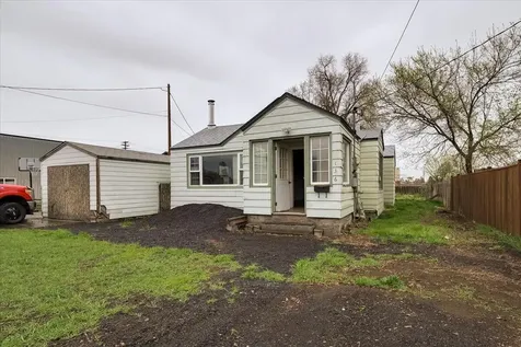 136 SW 2nd Street Redmond OR 97756