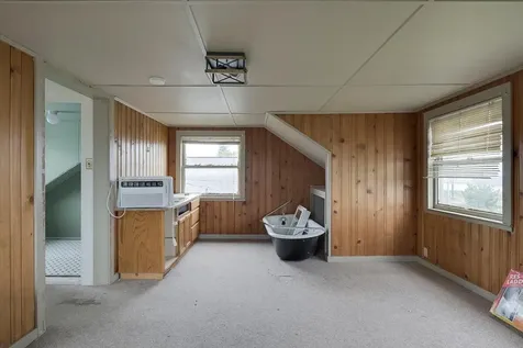 136 SW 2nd Street Redmond OR 97756