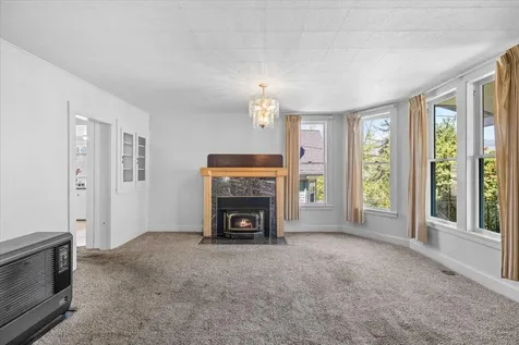 71 Gresham Street Ashland OR 97520