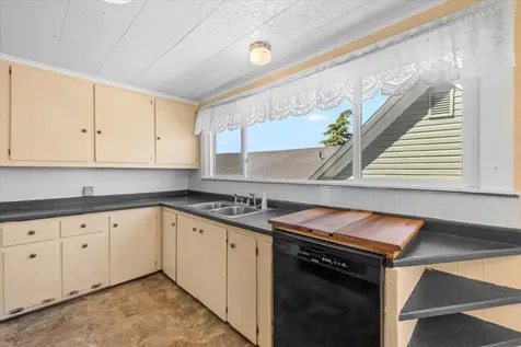 71 Gresham Street Ashland OR 97520