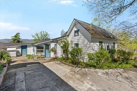 71 Gresham Street Ashland OR 97520