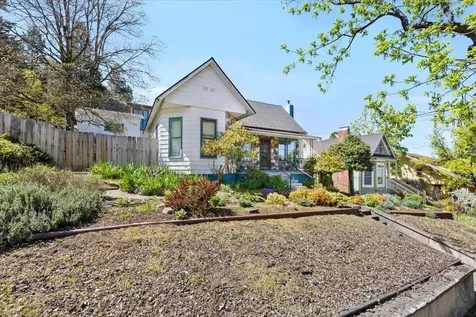 71 Gresham Street Ashland OR 97520