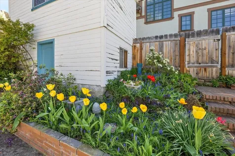 71 Gresham Street Ashland OR 97520