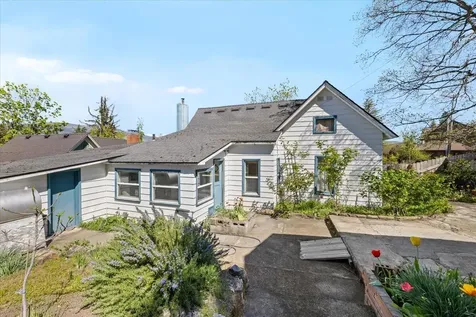 71 Gresham Street Ashland OR 97520