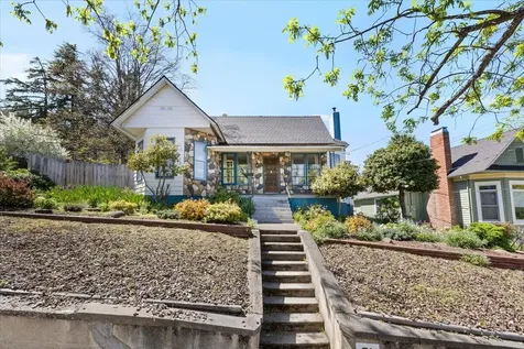 71 Gresham Street Ashland OR 97520