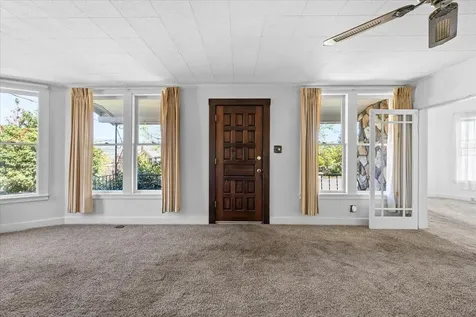 71 Gresham Street Ashland OR 97520