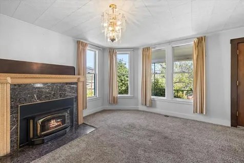 71 Gresham Street Ashland OR 97520