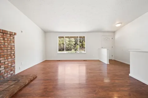 61207 Travis Road Bend OR 97702
