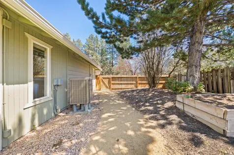 61207 Travis Road Bend OR 97702
