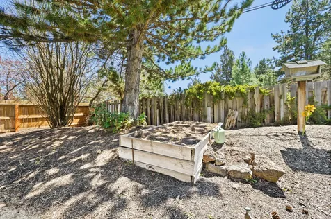 61207 Travis Road Bend OR 97702