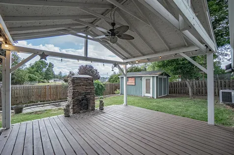 609 Crystal Drive Eagle Point OR 97524