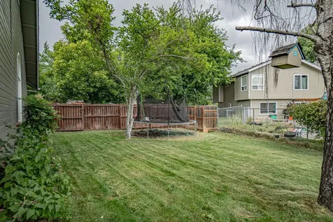 609 Crystal Drive Eagle Point OR 97524