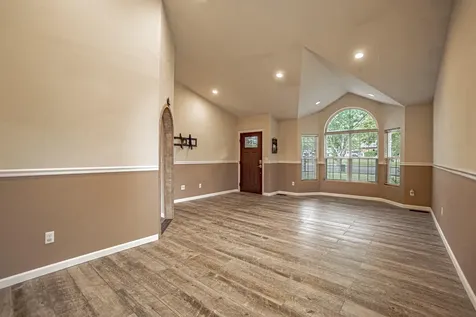 609 Crystal Drive Eagle Point OR 97524