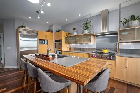 1694 Old Siskiyou Highway Ashland OR 97520