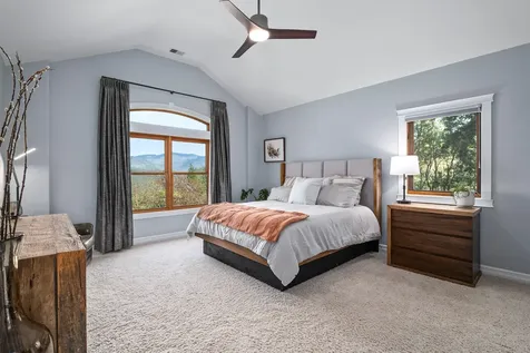 1694 Old Siskiyou Highway Ashland OR 97520