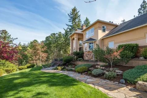 1694 Old Siskiyou Highway Ashland OR 97520