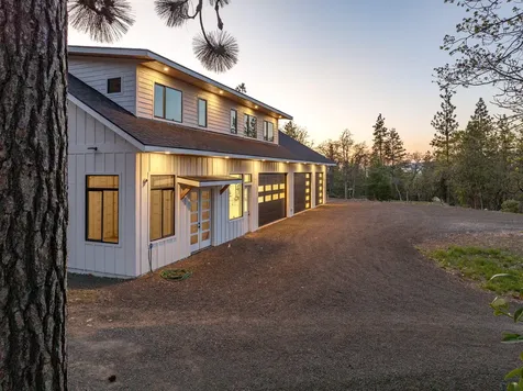 1694 Old Siskiyou Highway Ashland OR 97520