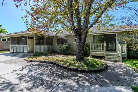 1258 Paulita Drive Medford OR 97504