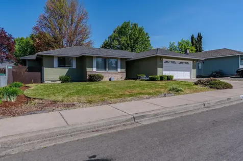 1258 Paulita Drive Medford OR 97504