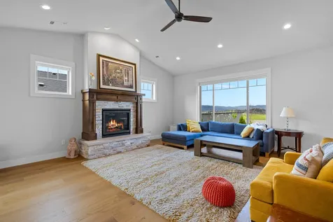 727 Sonoma Court Medford OR 97504