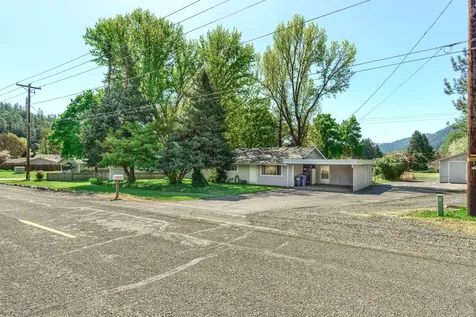 235 Lloyellen Drive Rogue River OR 97537