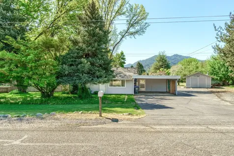 235 Lloyellen Drive Rogue River OR 97537