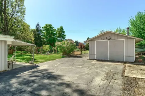 235 Lloyellen Drive Rogue River OR 97537