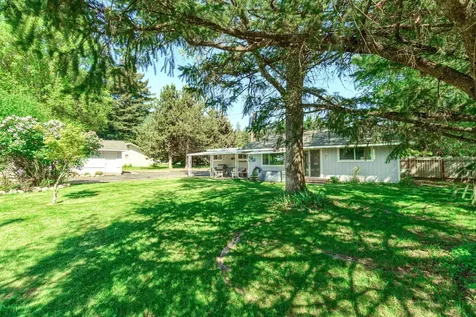 235 Lloyellen Drive Rogue River OR 97537