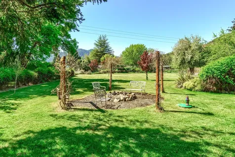 235 Lloyellen Drive Rogue River OR 97537