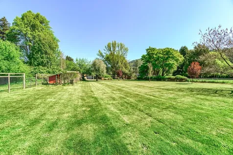235 Lloyellen Drive Rogue River OR 97537