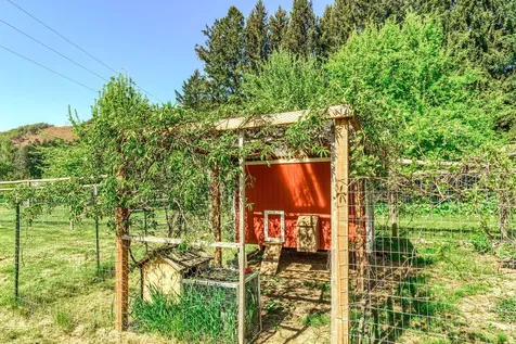 235 Lloyellen Drive Rogue River OR 97537