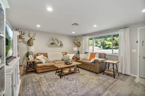 235 Lloyellen Drive Rogue River OR 97537