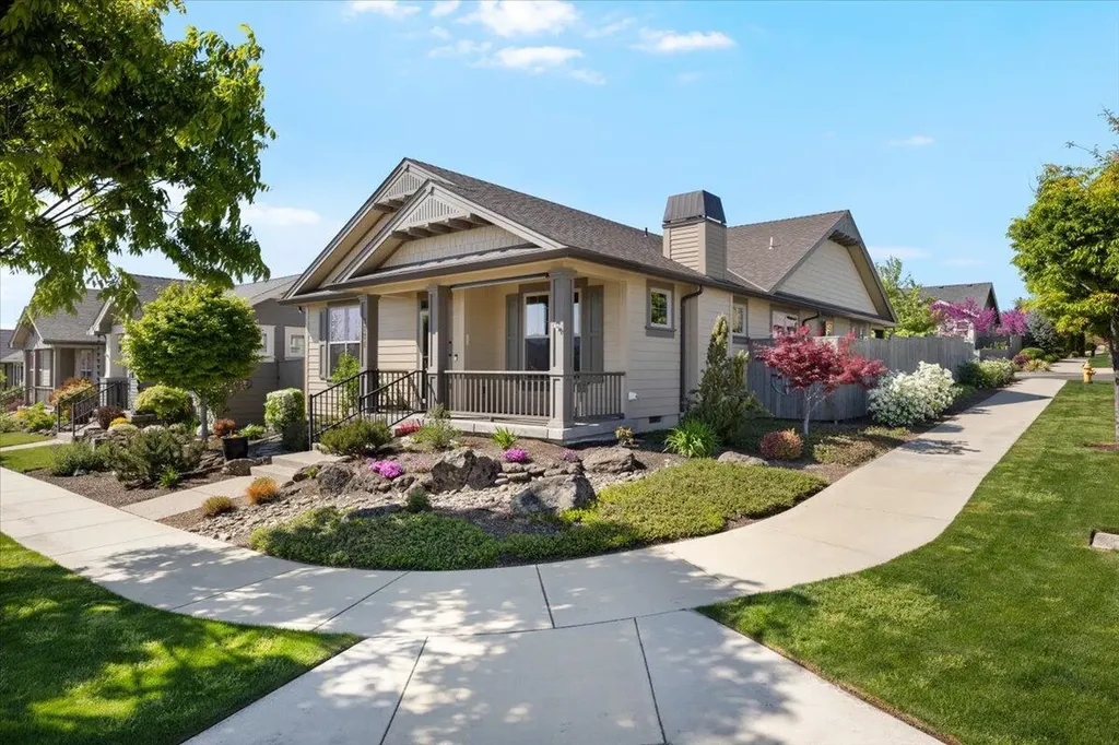 3871 Sunleaf Avenue Medford OR 97504