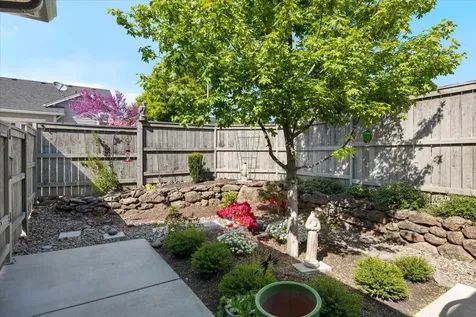 3871 Sunleaf Avenue Medford OR 97504