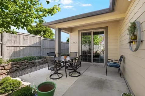 3871 Sunleaf Avenue Medford OR 97504