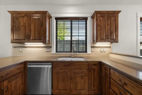 3871 Sunleaf Avenue Medford OR 97504