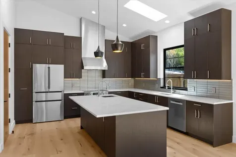 360 Briscoe Place Ashland OR 97520