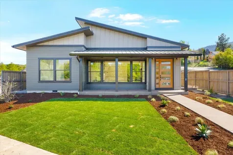 360 Briscoe Place Ashland OR 97520