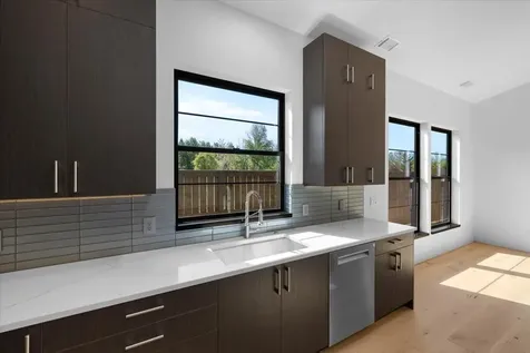 360 Briscoe Place Ashland OR 97520