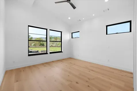 360 Briscoe Place Ashland OR 97520