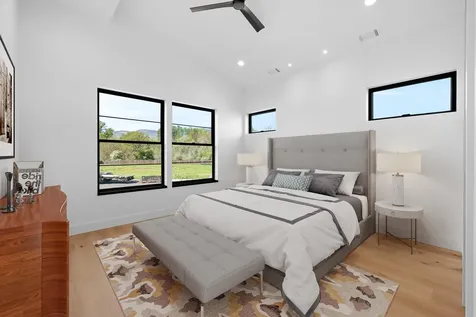 360 Briscoe Place Ashland OR 97520