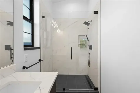 360 Briscoe Place Ashland OR 97520