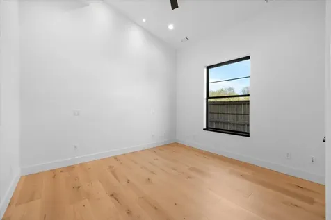 360 Briscoe Place Ashland OR 97520