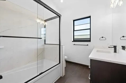 360 Briscoe Place Ashland OR 97520