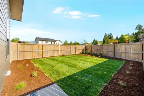 360 Briscoe Place Ashland OR 97520