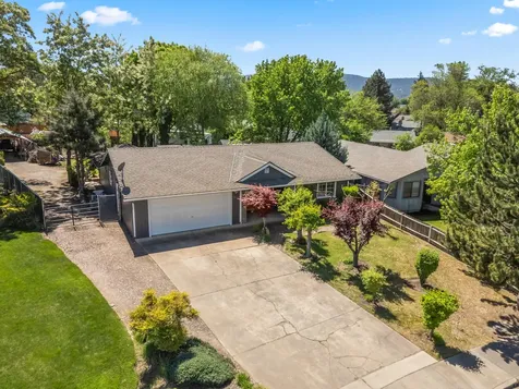 3033 Connell Avenue Medford OR 97501